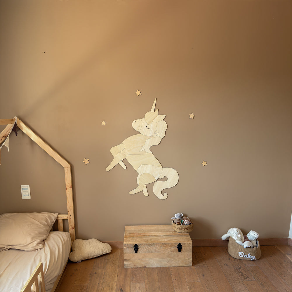 Luna la Licorne XL — décor en bois posé au mur, vue d'ensemble